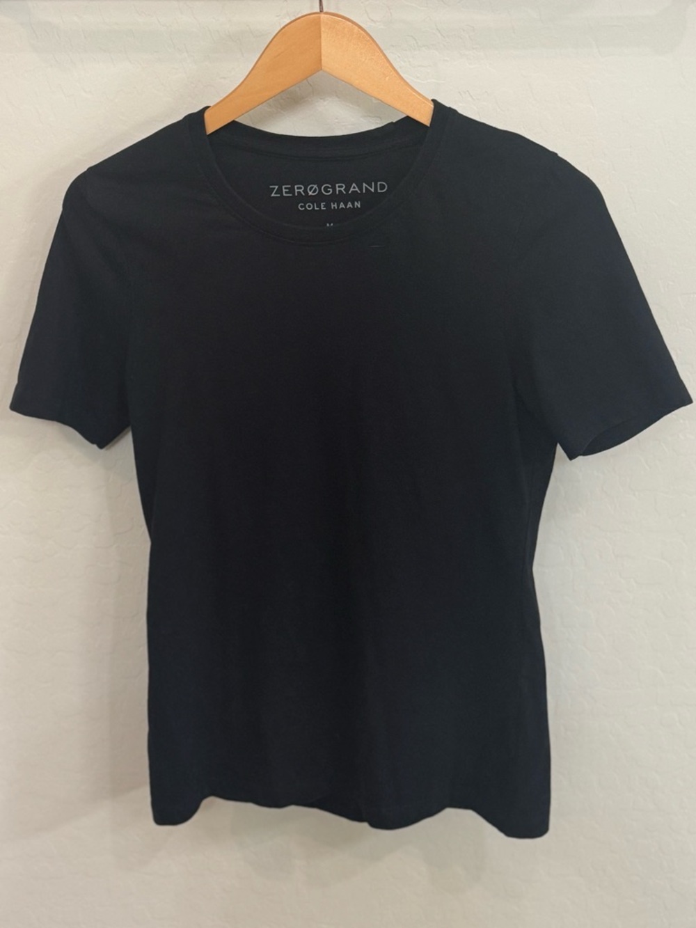 Cole Haan ZERØGRAND Blk Crewneck Short Sleeve T-Shirt Stretch Performance Medium